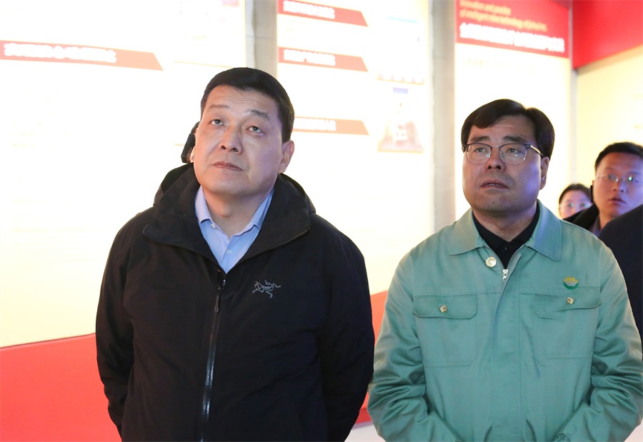 202406261719380747365810.jpg 38-2023年12月,民建甘肅省委員會主任委員,全國政協委員,甘肅省政協常委,省生態環境廳廳長,省核安全局局長葛建團蒞臨金徽股份調研。.jpg