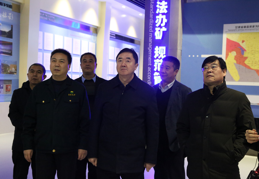 202406261719381342924709.jpg 48-2020年12月,省林草局副局長田葆華蒞臨公司調研林業資源管理及護林防火工作。.jpg