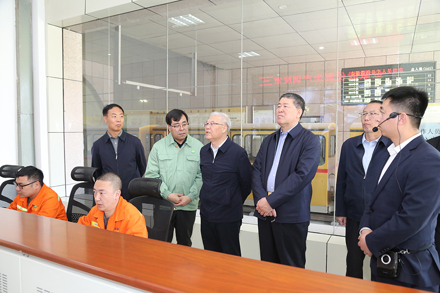 202406261719382948818202.jpg 全國政協常委,省政協副主席,民進中央常委、甘肅省主委尚勛武調研金徽股份時強調,要加強科技創新與人才培養。-900.jpg